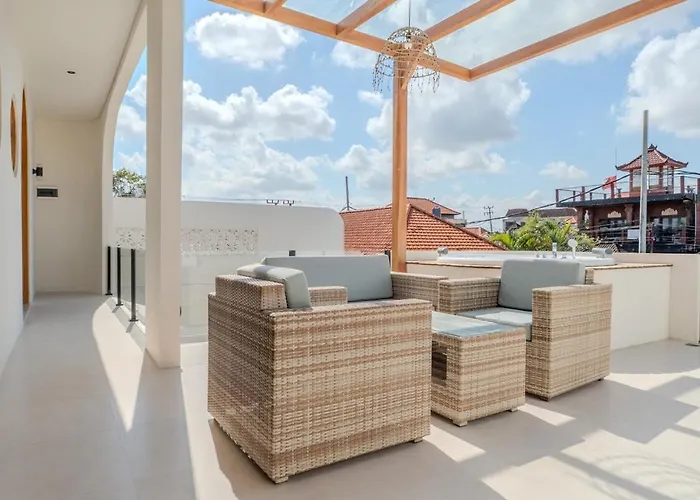 Elegant 3br Designer Villa, Near Villa *