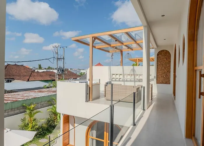 Villa Elegant 3br Designer Villa, Near