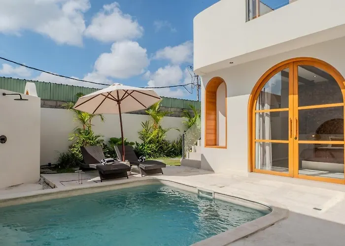 Elegant 3br Designer Villa, Near Villa *
