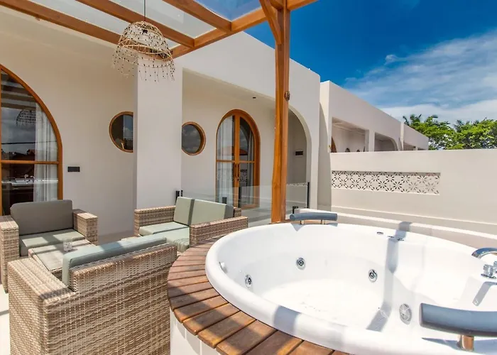 Villa Elegant 3br Designer Villa, Near *