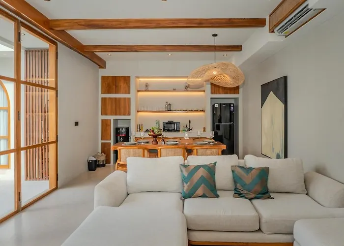 Elegant 3br Designer Villa, Near Villa
