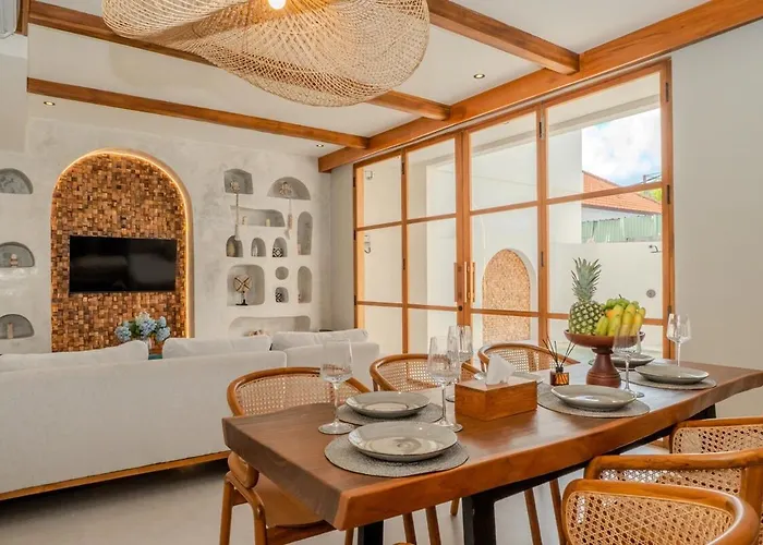 Elegant 3br Designer Villa, Near Villa