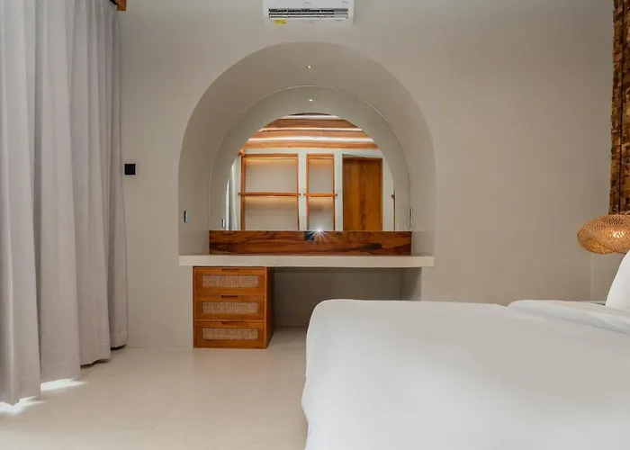 Elegant 3br Designer Villa, Near * Canggu (Bali)